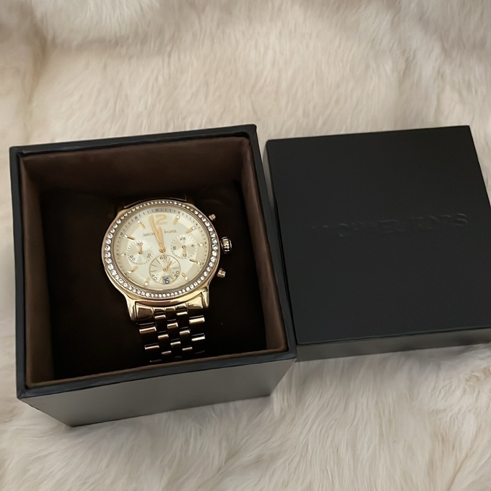 Michael Kors Gold Tone Big Face Ladies Watch. MK5982 - Picture 7 of 9